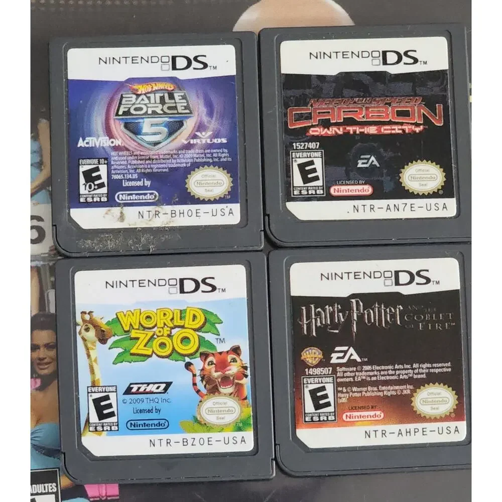 2DS Console with [8] 2DS games, Box, and Plastic Case, Everything Works